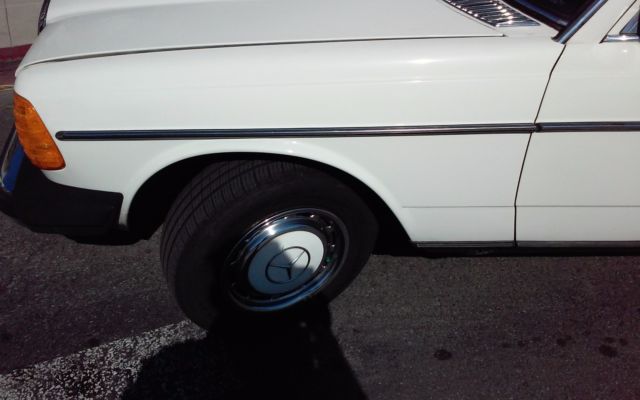 1979 White Mercedes-Benz 300-Series Sedan