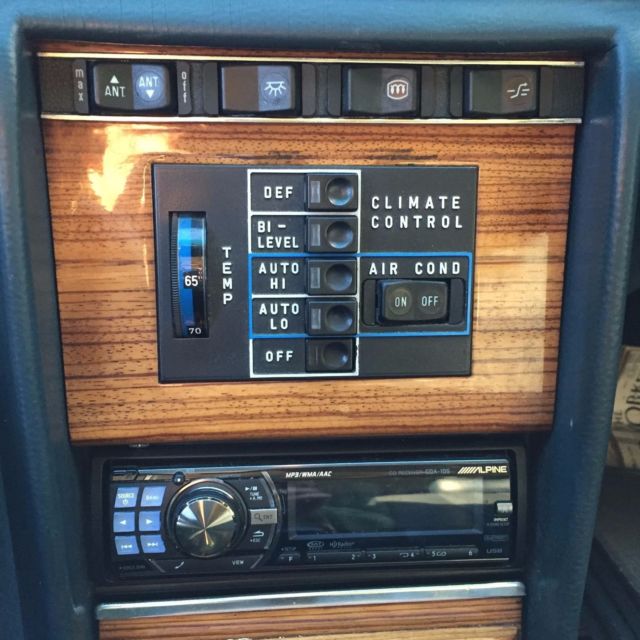 1979 Black Mercedes-Benz 300-Series Sedan