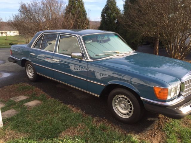 1979 Black Mercedes-Benz 300-Series Sedan