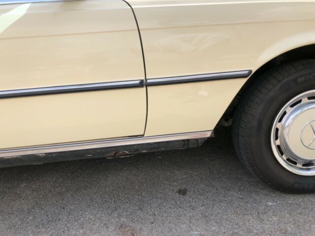 1979 Tan Mercedes-Benz 200-Series Sedan