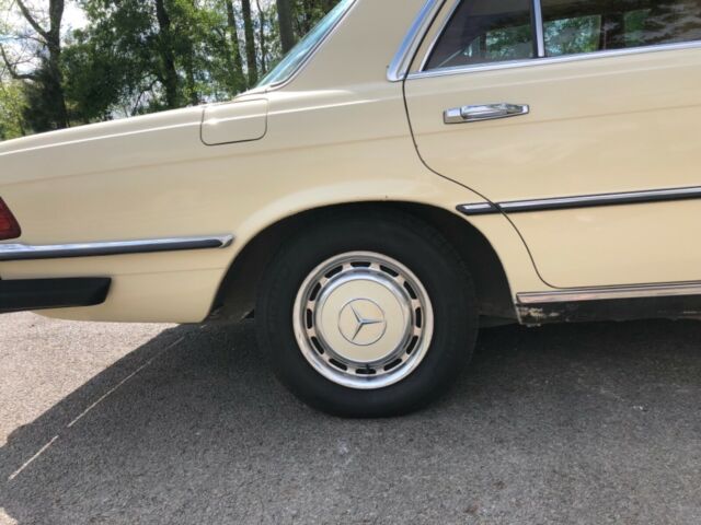 1979 Tan Mercedes-Benz 200-Series Sedan