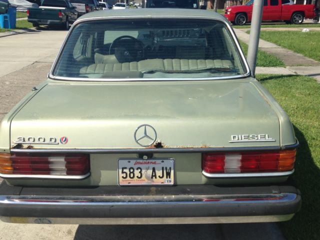 1979 Teal Mercedes-Benz 300-Series Sedan