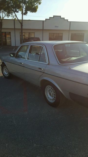 1979 Silver Mercedes-Benz 300-Series Sedan