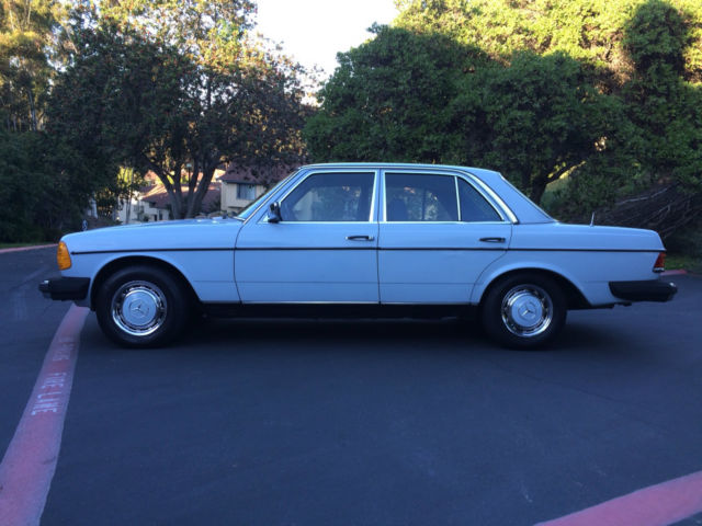 1979 Silver Mercedes-Benz 300-Series Sedan