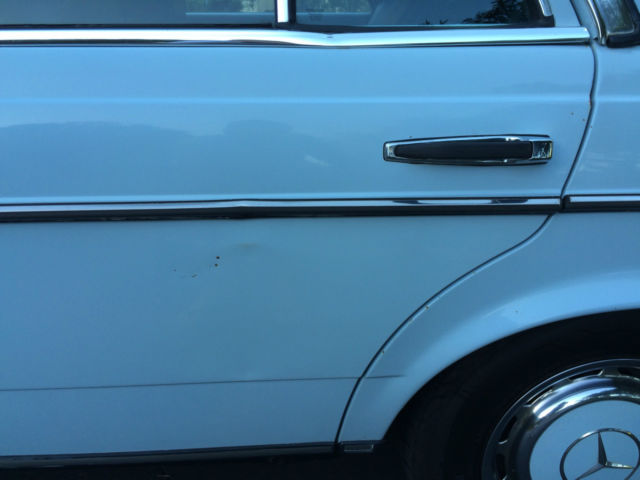 1979 Silver Mercedes-Benz 300-Series Sedan