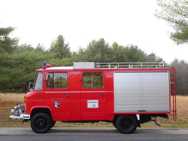 1979 Red Mercedes-Benz 409