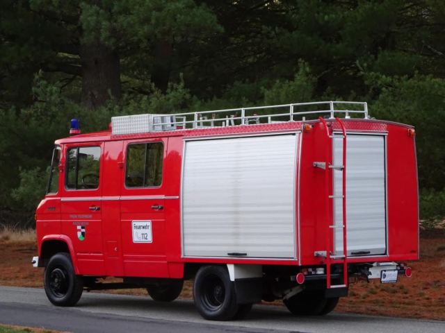 1979 Red Mercedes-Benz 409