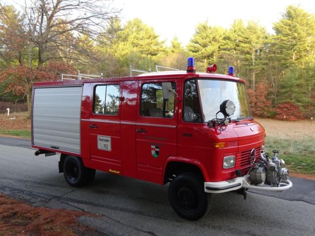 1979 Red Mercedes-Benz 409