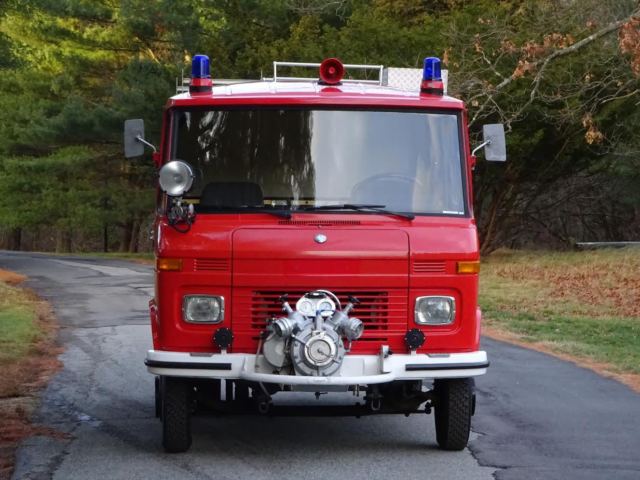 1979 Red Mercedes-Benz 409