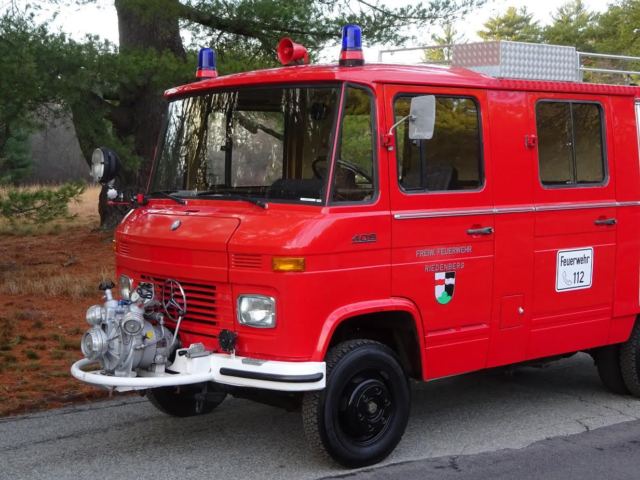 1979 Red Mercedes-Benz 409