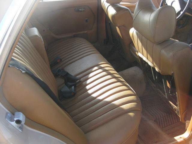 1979 Beige Mercedes-Benz 300-Series Sedan