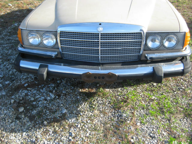 1979 Beige Mercedes-Benz 300-Series Sedan