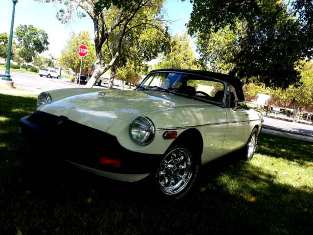 1979 Pale Yellow MG MGB