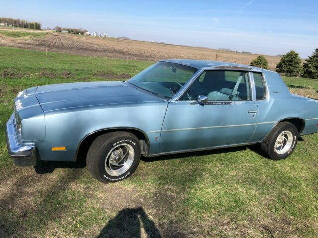 1979 Blue Oldsmobile Cutlass