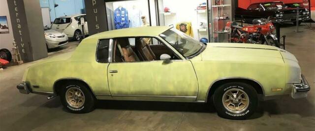 1979 Acid Wash Primer Oldsmobile Cutlass --