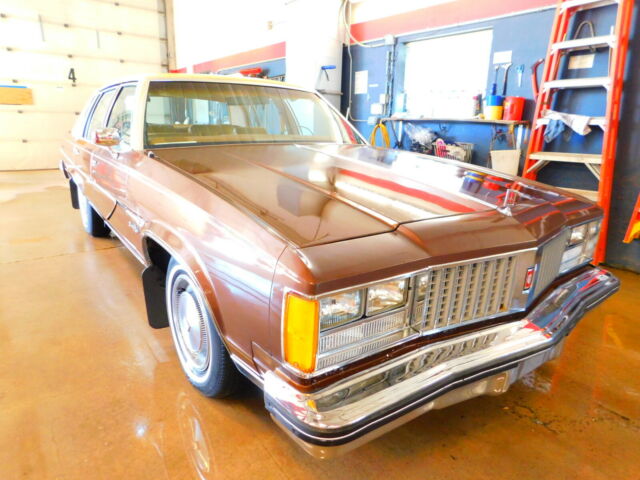 1979 Brown Oldsmobile Ninety-Eight Sedan