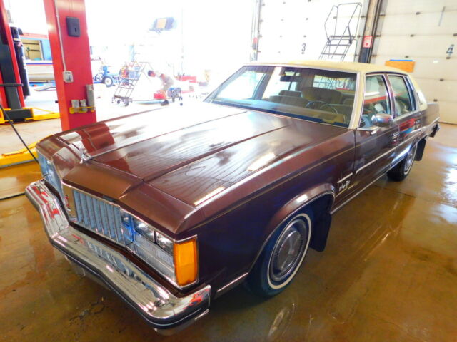 1979 Brown Oldsmobile Ninety-Eight Sedan