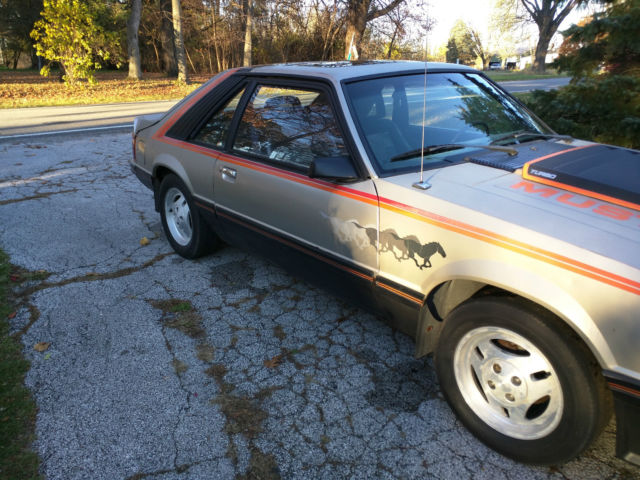1979 Silver Ford Mustang