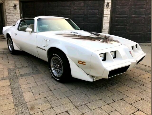 1979 White Pontiac Firebird Coupe