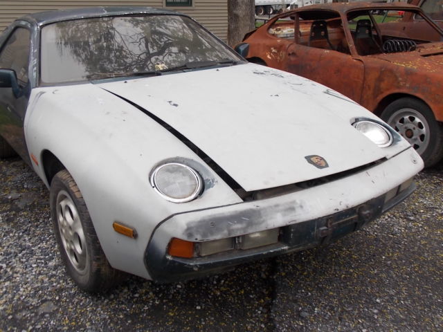 1979 Teal Porsche 928 Coupe