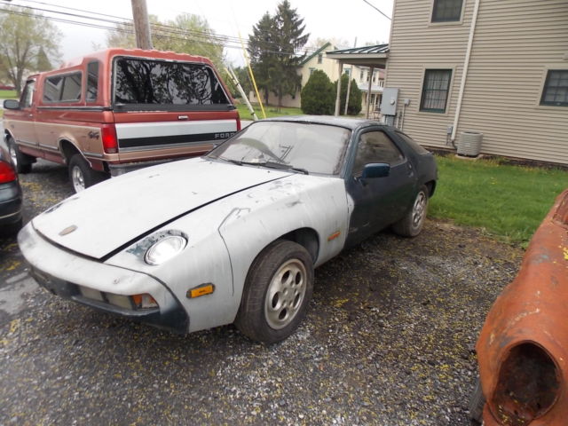 1979 Teal Porsche 928 Coupe