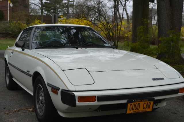 1979 White Mazda RX-7 Coupe