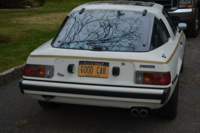 1979 White Mazda RX-7 Coupe