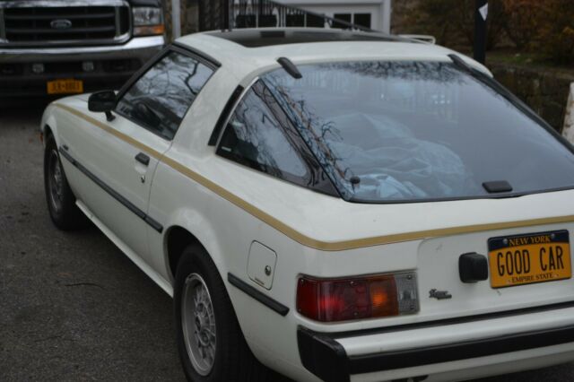 1979 White Mazda RX-7 Coupe