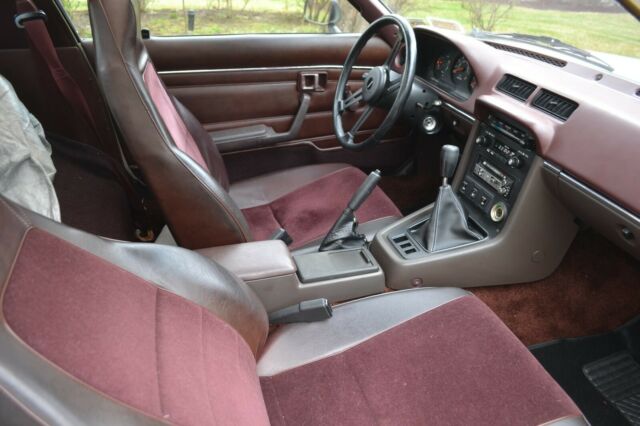 1979 White Mazda RX-7 Coupe