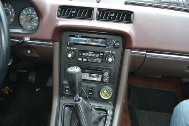 1979 White Mazda RX-7 Coupe