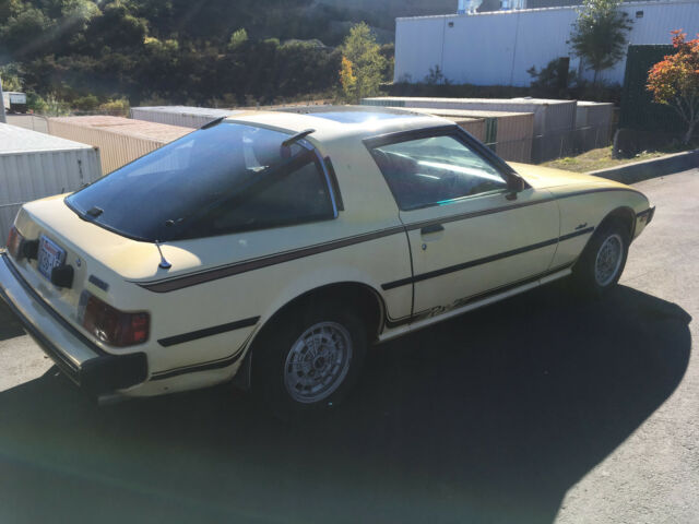1979 Yellow Mazda RX-7 Coupe
