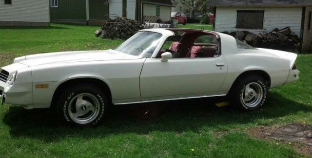 1979 White Chevrolet Camaro Coupe