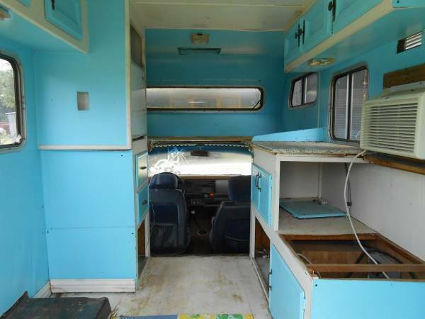 1979 White Toyota Dolphin Cab & Chassis