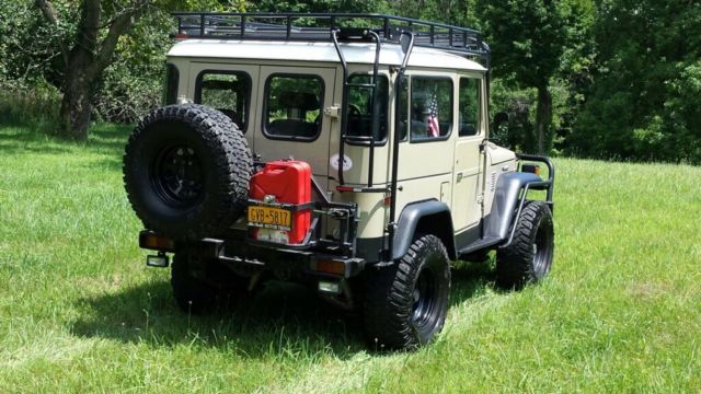 1979 Desert tan Toyota Land Cruiser