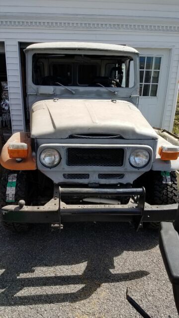 1979 White Toyota Land Cruiser Rig