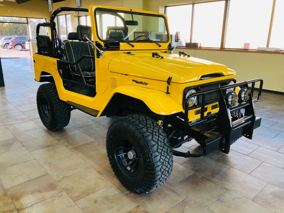 1979 Yellow Toyota FJ Cruiser SUV