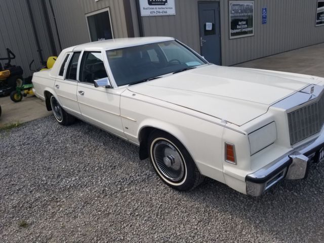 1979 White Chrysler New Yorker Sedan