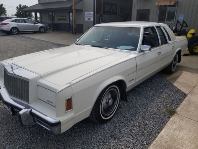 1979 White Chrysler New Yorker Sedan