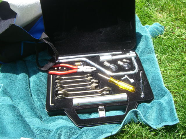 1979 White Jaguar XJ sadan