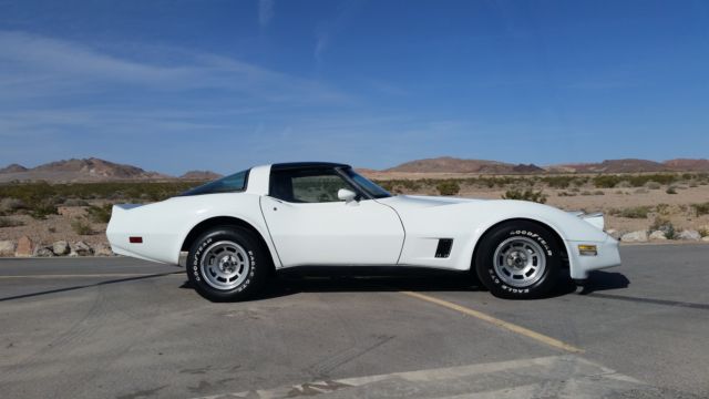 1981 White Chevrolet Corvette Coupe