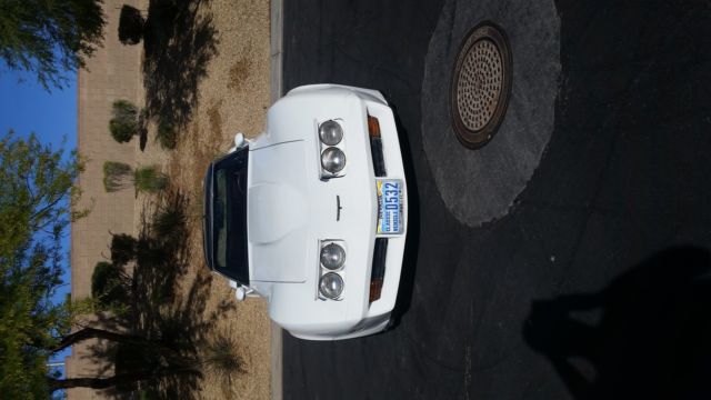 1981 White Chevrolet Corvette Coupe