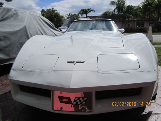 1980 White Chevrolet Corvette