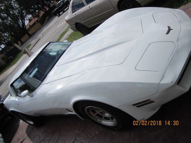1980 White Chevrolet Corvette