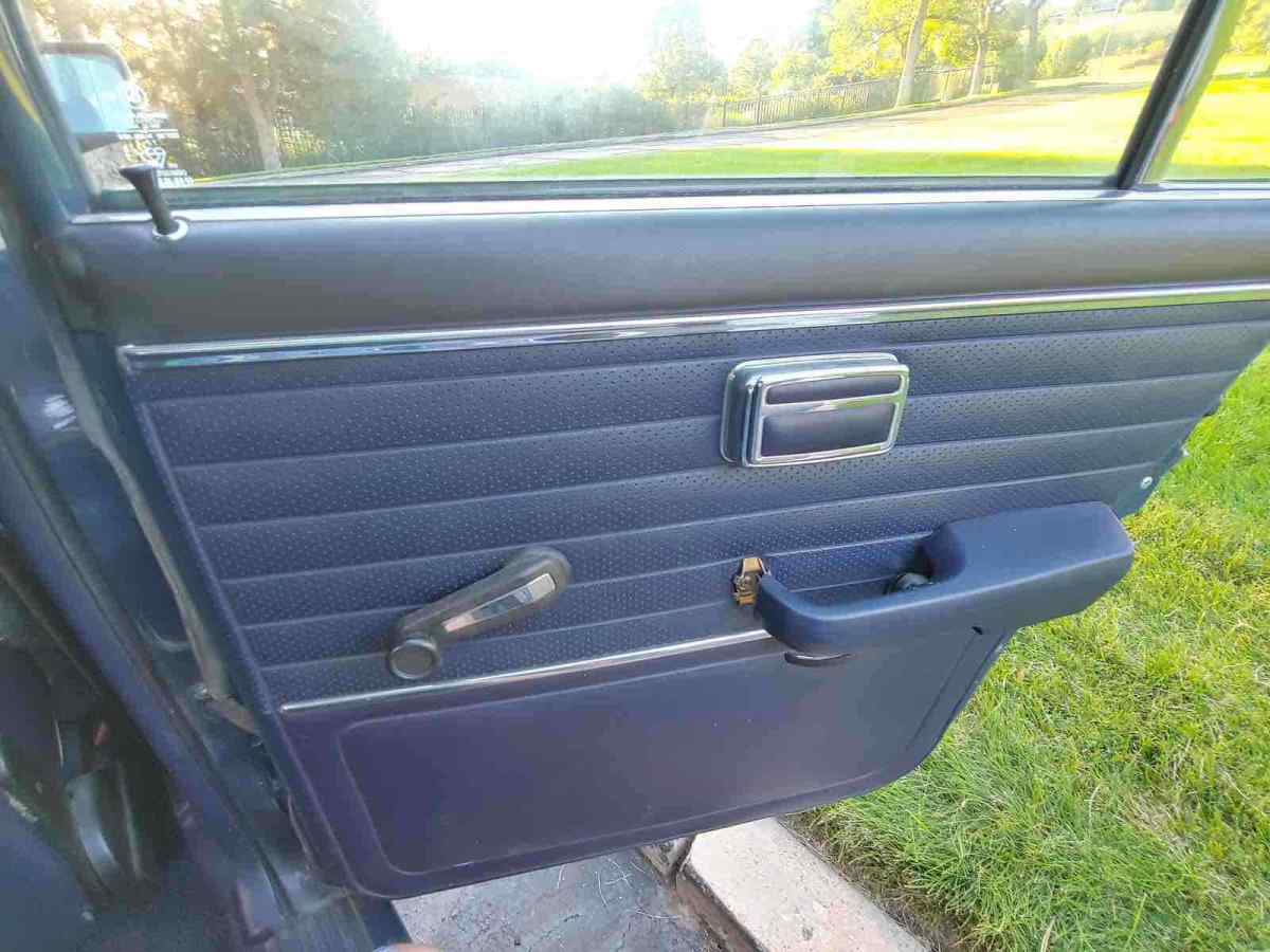 1980 Blue BMW 520 Sedan