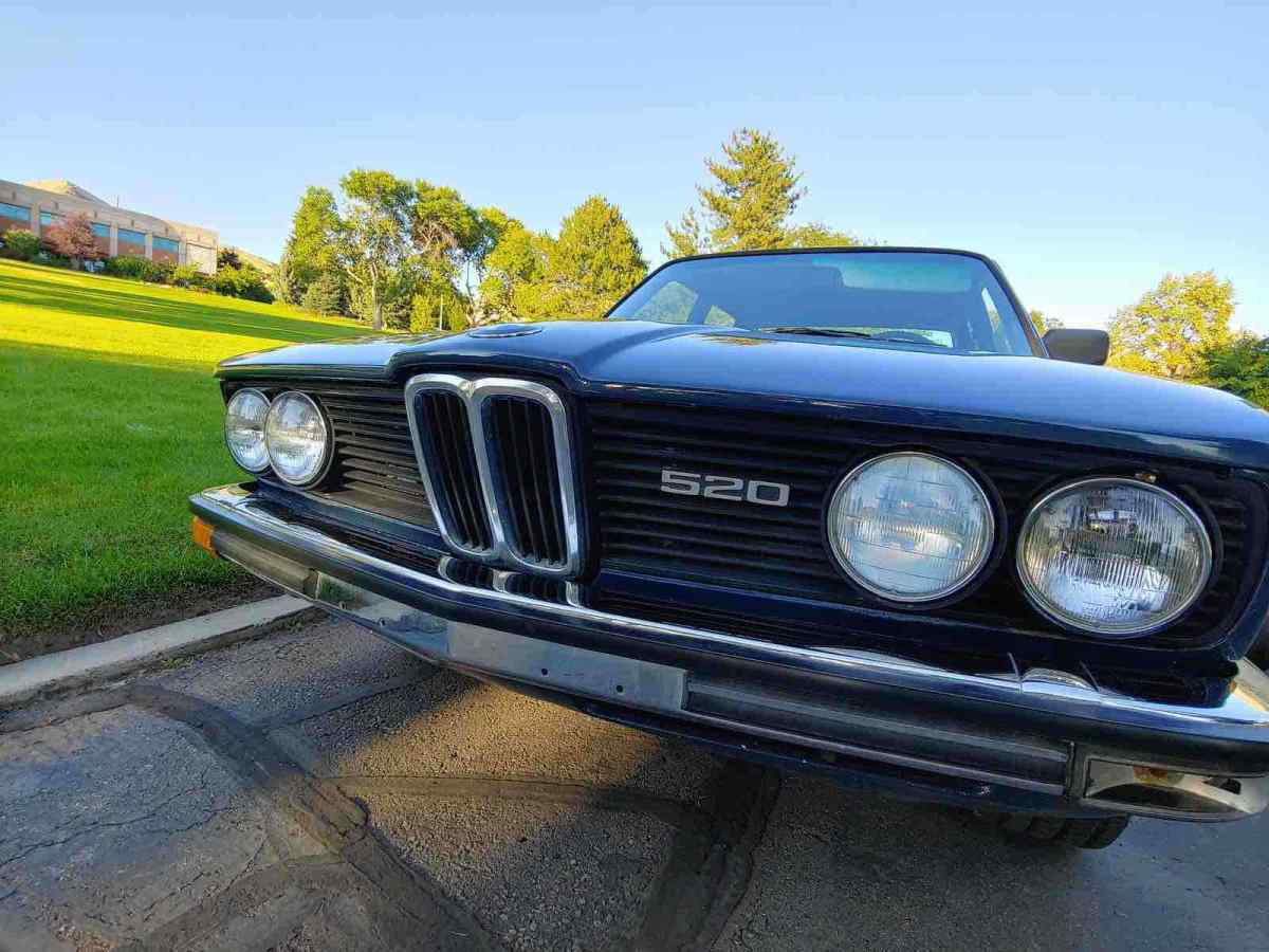 1980 Blue BMW 520 Sedan