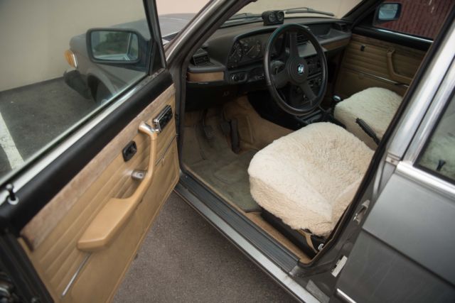 1980 Dark Grey BMW 5-Series
