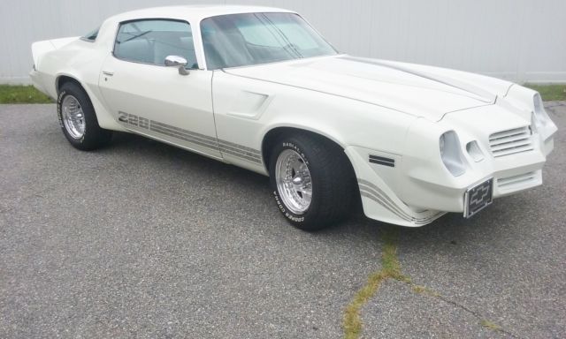 1980 White Chevrolet Camaro Coupe