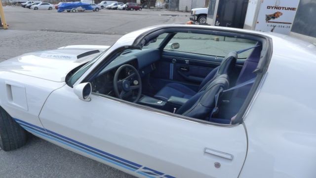 1980 White Chevrolet Camaro 2-door coupe