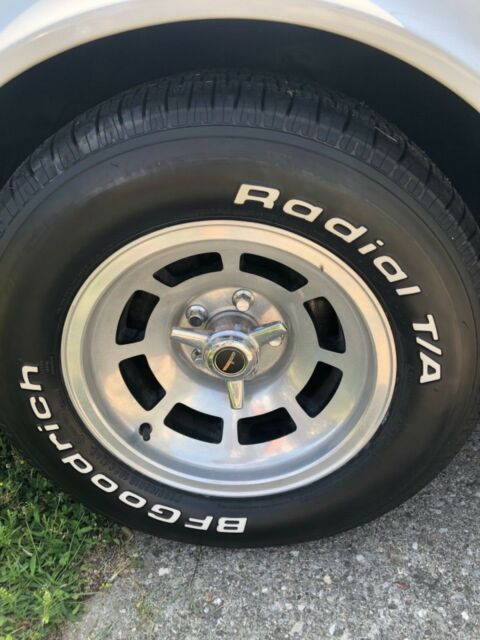 1980 White Chevrolet Corvette Coupe