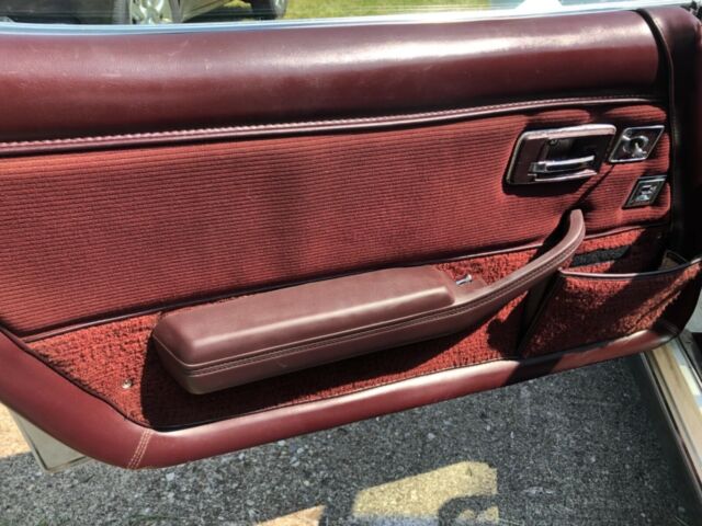 1980 White Chevrolet Corvette Coupe